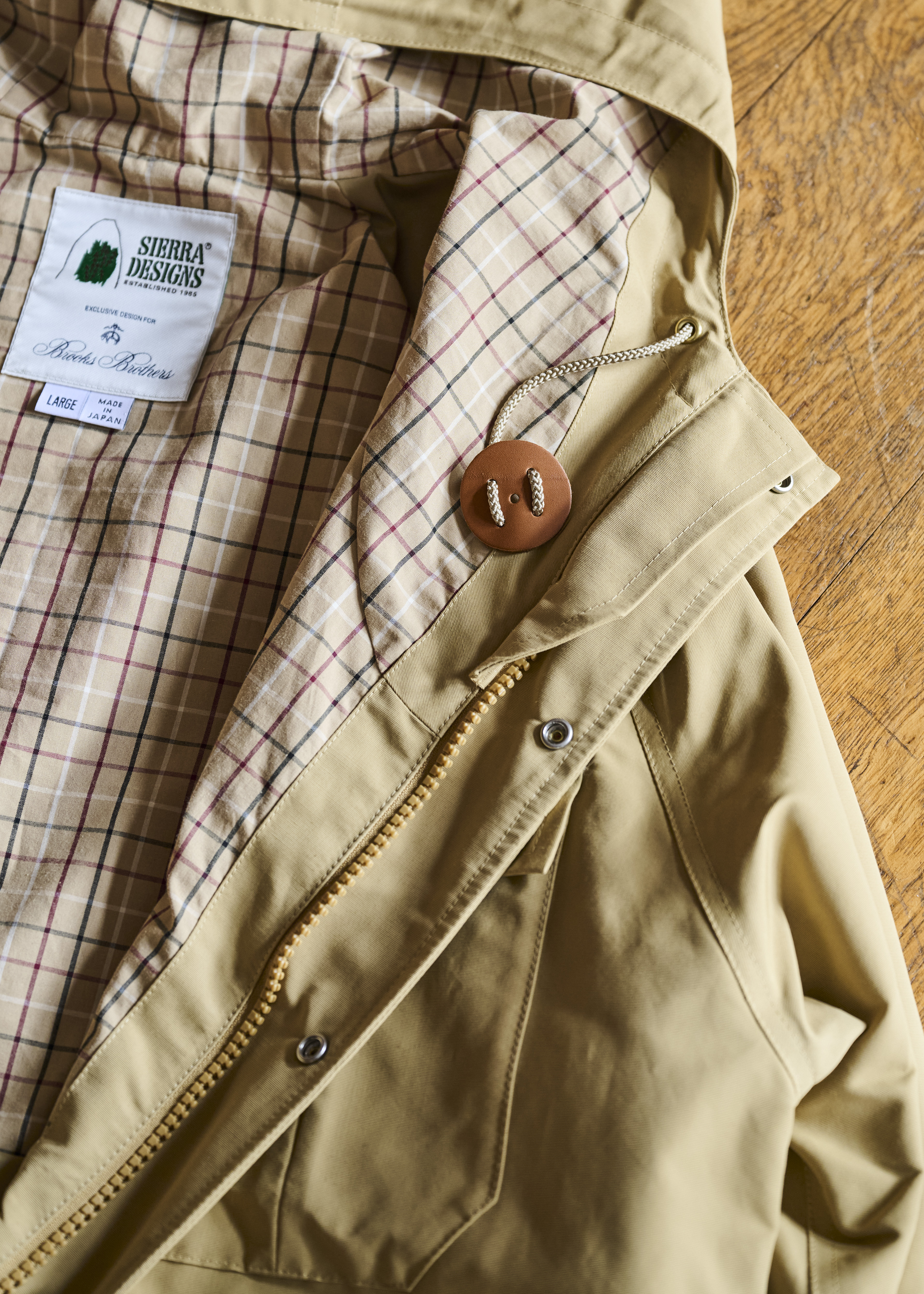 美品 BROOKS BROTHERS 2way マウンテンパーカー ベージュ ブルックス ブラザーズが挑む！ マウンテンパーカー文化の継承